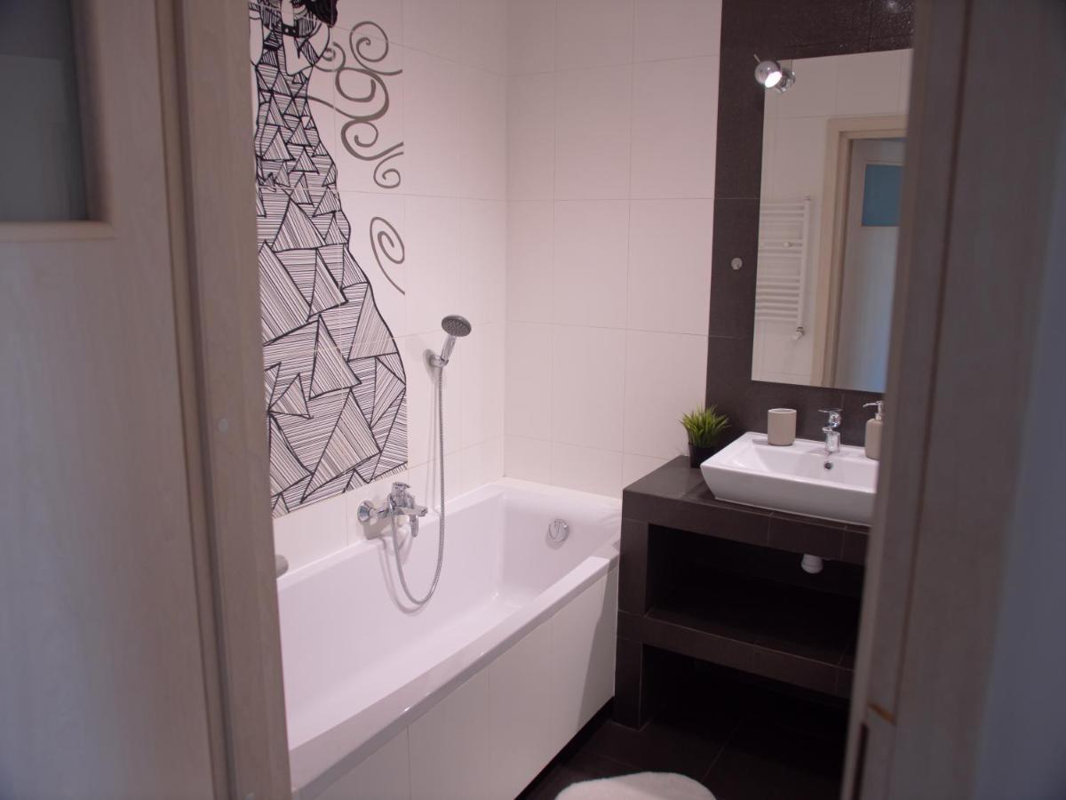 Sdh 2 Radzymin Comfortable Apartment Near Warsaw Exterior photo
