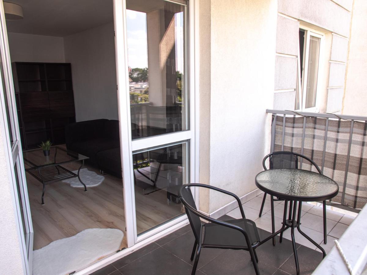 Sdh 2 Radzymin Comfortable Apartment Near Warsaw Exterior photo